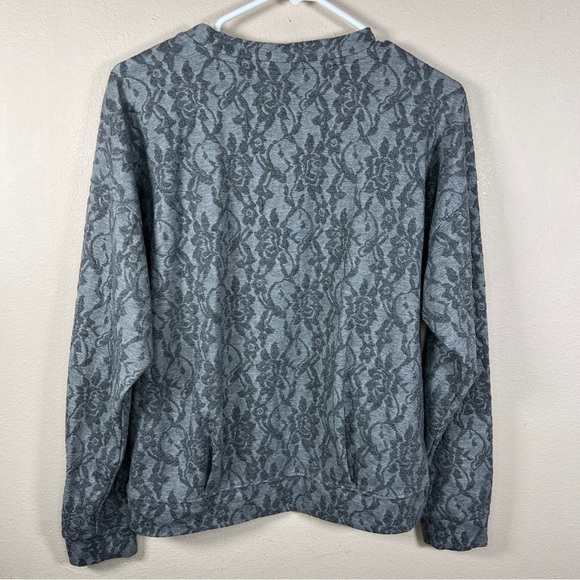 MEDIUM BOBEAU GREY FLORAL LACE LOOK FABRIC STRETCH  LONG SLEEVE TOP SWEATSHIRT - Picture 5 of 9